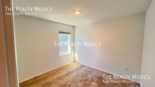 Building Photo - 5239 Mahogany Dr