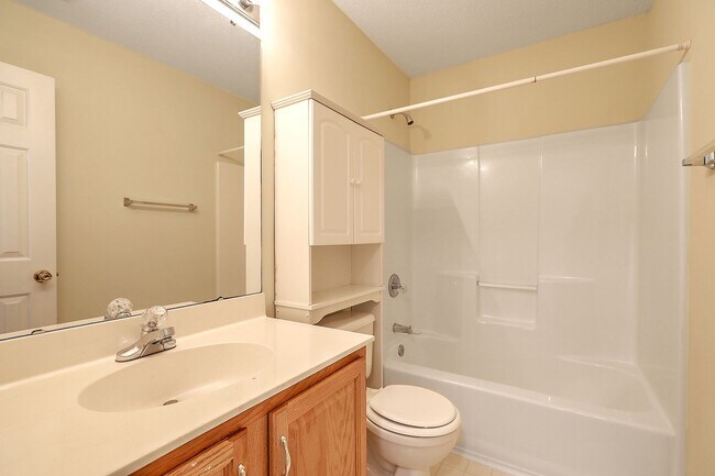 Building Photo - Gorgeous 2 Story Home In Belle Hall!