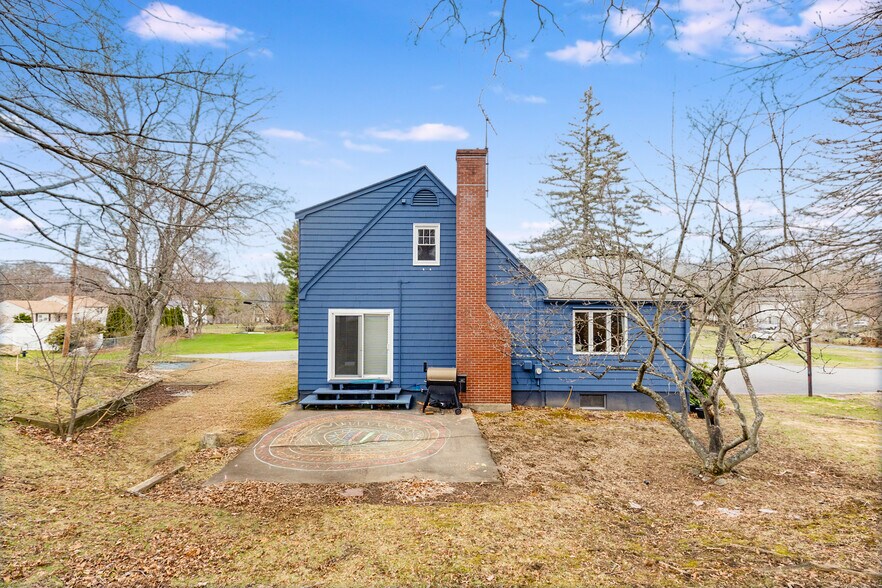 Building Photo - 52 Albemarle Ave