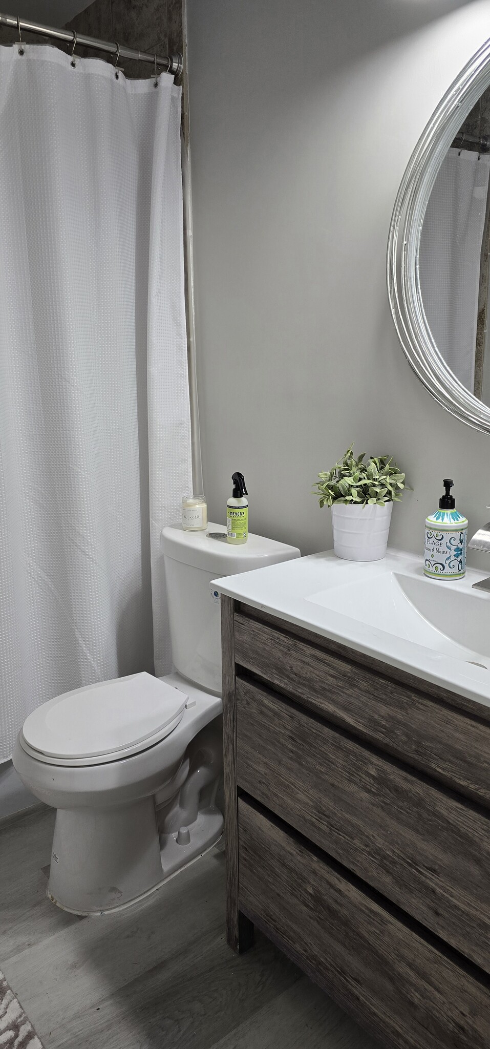 Building Photo - 27105 Center Ave