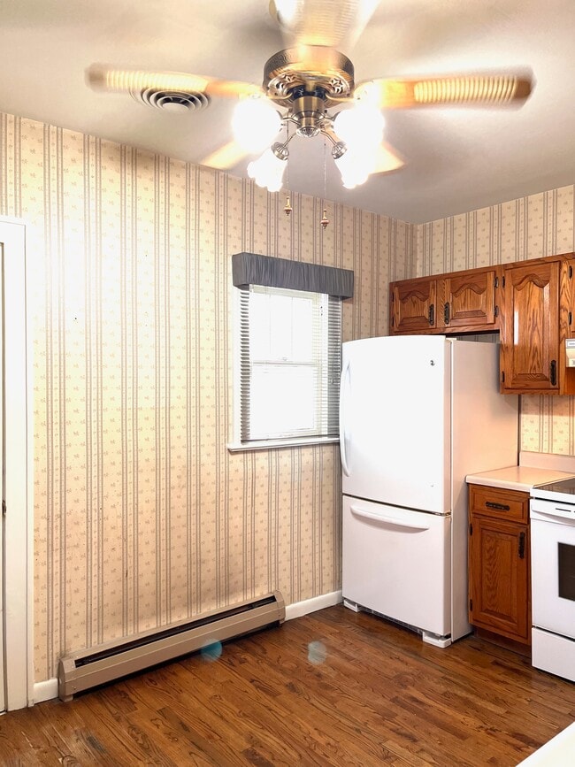 Building Photo - 1322 Lake Ave