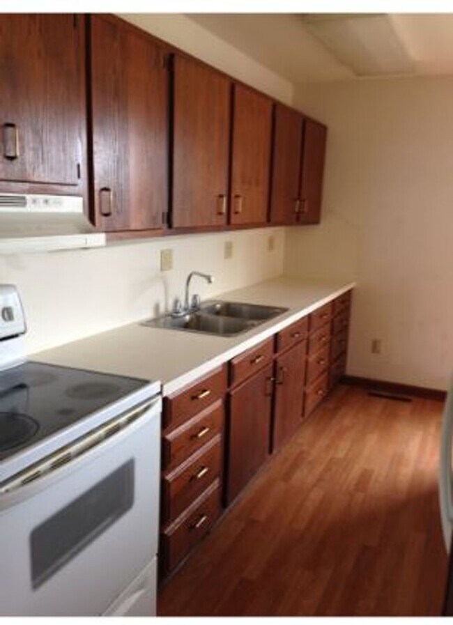 Building Photo - 1175 Mt Vernon Rd