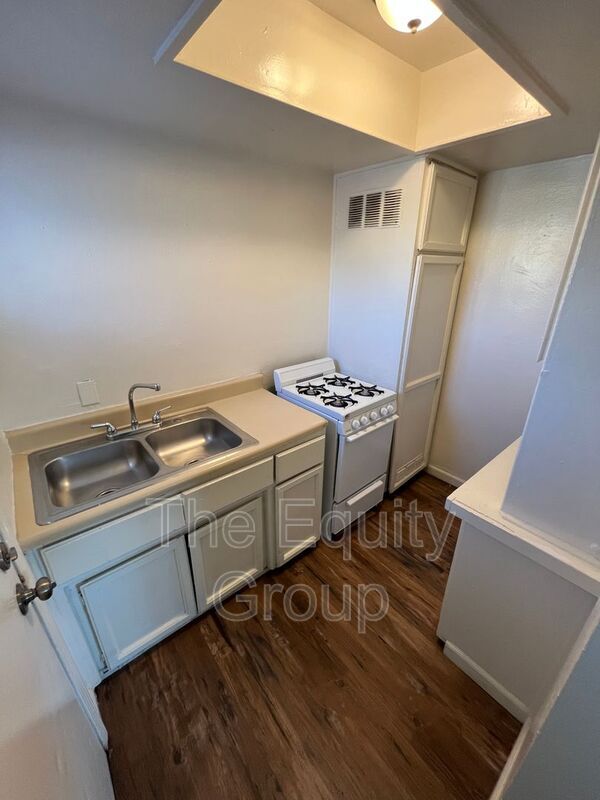 Building Photo - 266 W Belleview Ave