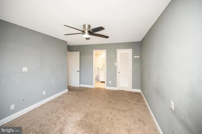 Building Photo - 3890 Mariposa Pl