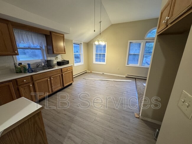 Building Photo - 15927 PA-407