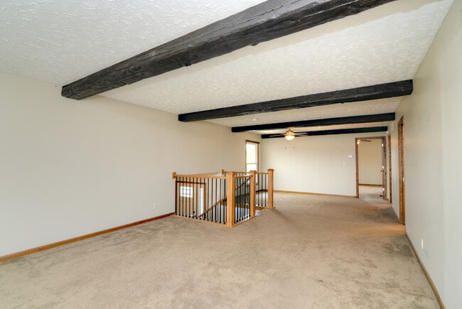 Building Photo - 1070 Center Dr