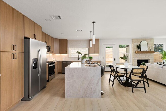 Building Photo - 8708 Cretys Cove