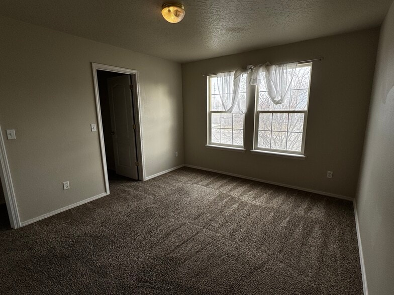 Building Photo - 172 W Tehuti Ct