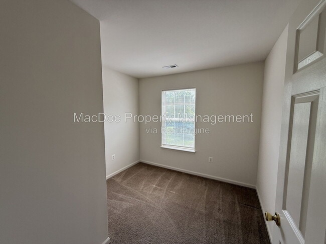 Building Photo - 219 Merrill Ct