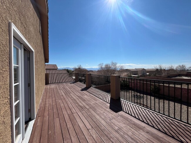 Building Photo - Roomy 3 Bedroom 2 Bathroom Home In Los Lunas!