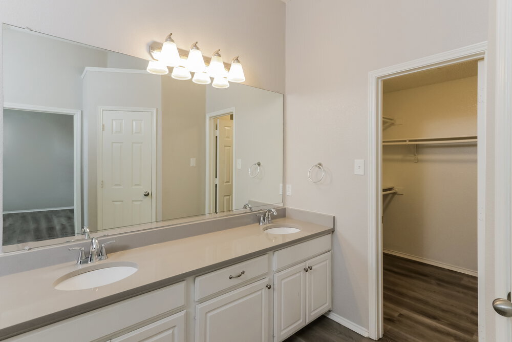 Building Photo - 2524 Hackberry Creek