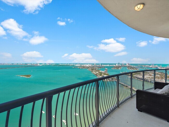 Building Photo - 1750 N Bayshore Dr
