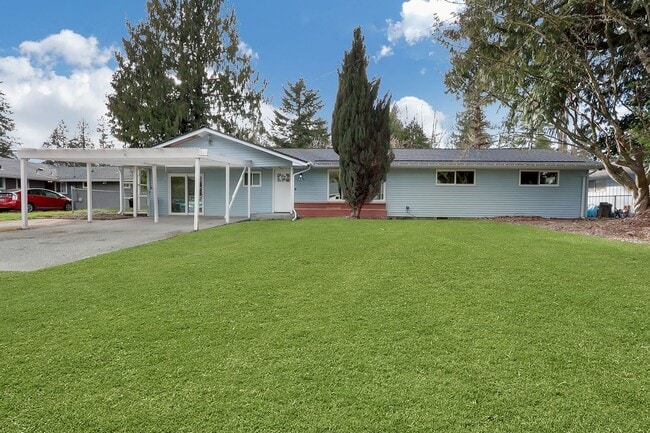 Building Photo - Remodeled Lacey Rambler