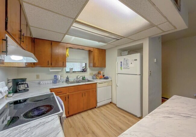 Building Photo - Spacious 1BR Retreat Near FSU & TCC – Vaulted Ceilings, BRAND NEW DECK!