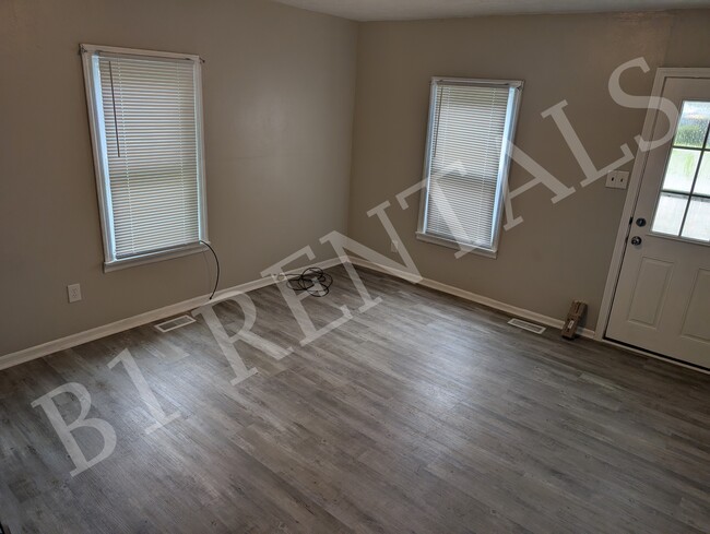 Building Photo - 701 Hustedt St
