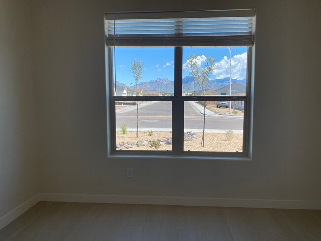 Building Photo - 2681 Silver Hawk Ave