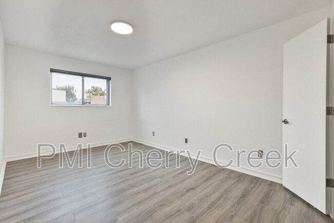 Building Photo - 8773 Chase Dr