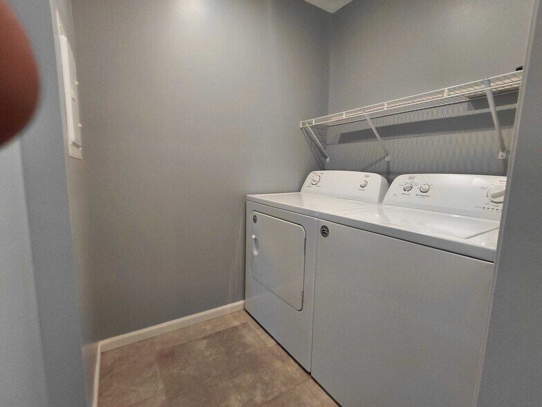 Building Photo - 2112 Bluebird Terrace NW