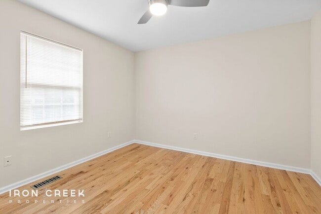 Building Photo - 9 Dundee St