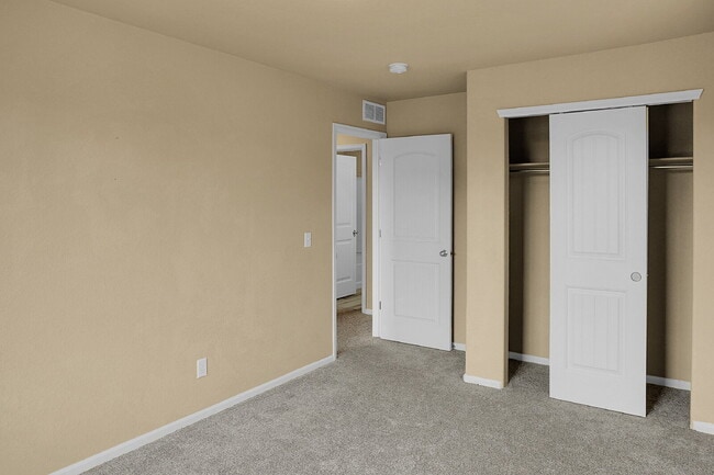 Building Photo - $2,500 - 4 Bed, 3.5 Bath Home in CO Springs with Great Community Amenities!