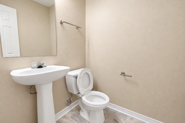 Building Photo - 3418 Coldwater Canyon Ln
