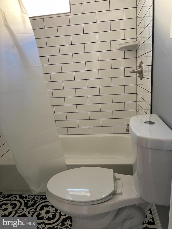 Building Photo - 3102 Hartville St