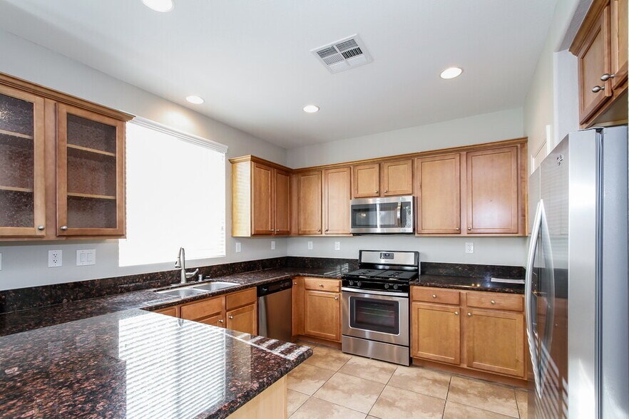 Building Photo - 10527 Peach Creek St