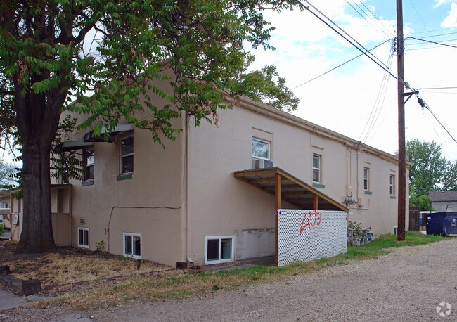 Building Photo - 1700 W Idaho St