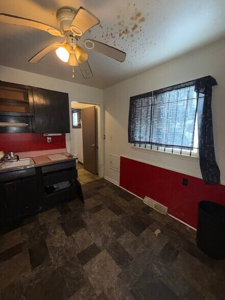 Building Photo - 622 W York Ave