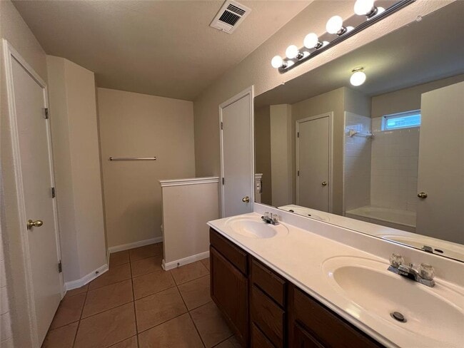 Building Photo - 1619 Harness Race Way
