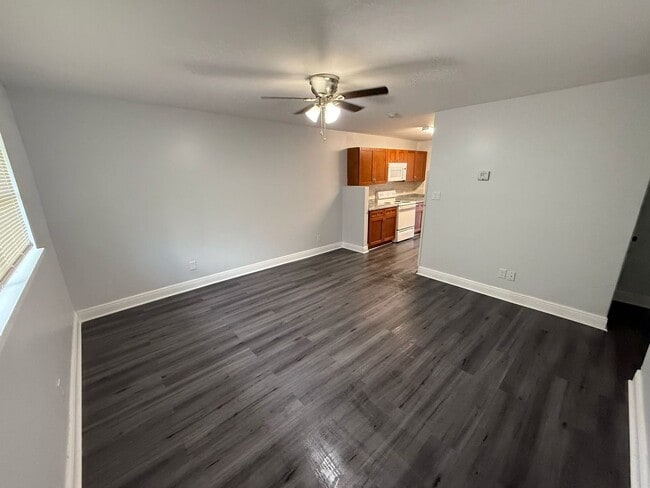Primary Photo - NEW, LOWER PRICE! 3/1 Duplex AVAILABLE NOW!