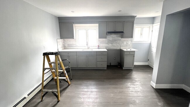 Building Photo - 169 Marlboro St