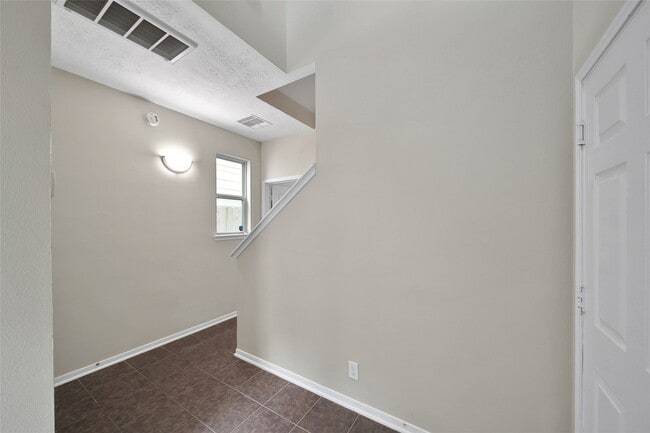 Building Photo - 3323 Masters Point Dr