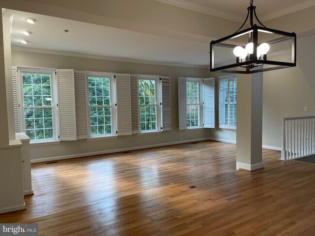 Building Photo - 9715 Whitley Park Pl