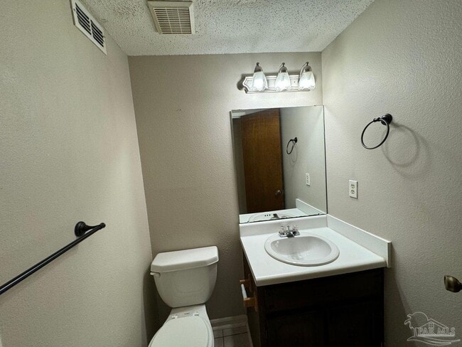 Building Photo - 1017 Great Oaks Dr