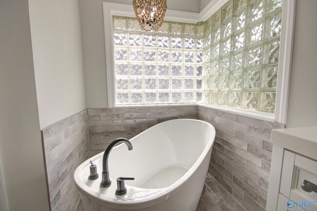 Building Photo - 205 Jarrett Ln