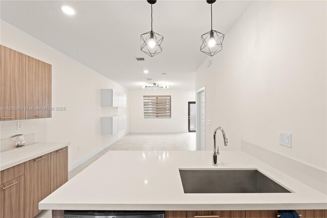 Building Photo - 4746 NW 83rd Pkwy