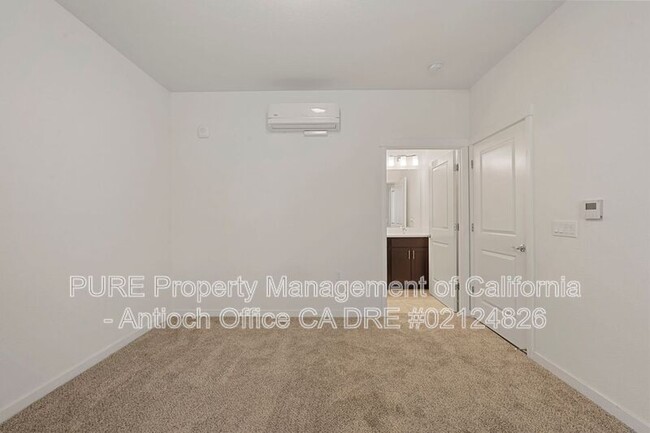 Building Photo - 2600 Wildflower Sta Pl