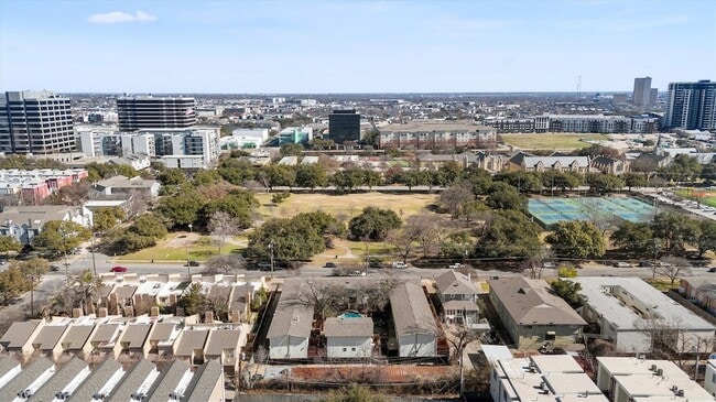 Building Photo - 4039 Cole Ave