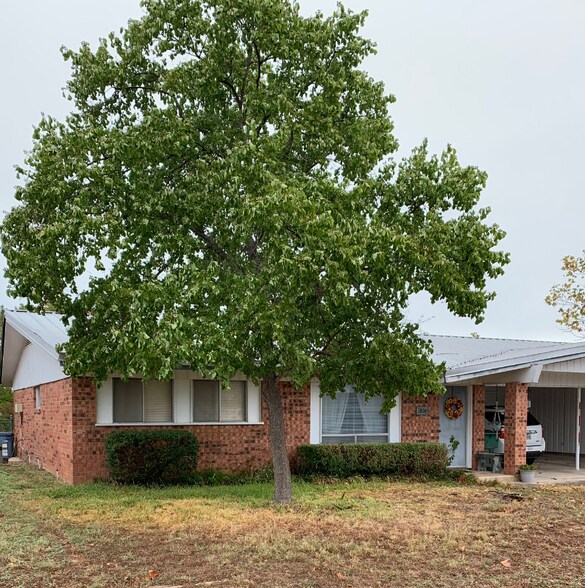 Building Photo - 609 Cottonwood Dr