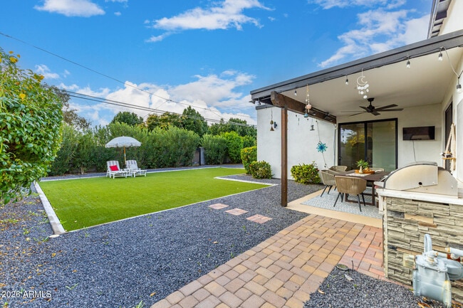 Building Photo - 1831 E Montecito Ave