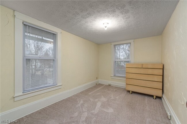 Building Photo - 37948 Barnes Ct