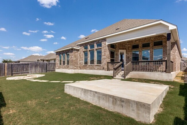 Building Photo - 727 Spinnaker Loop