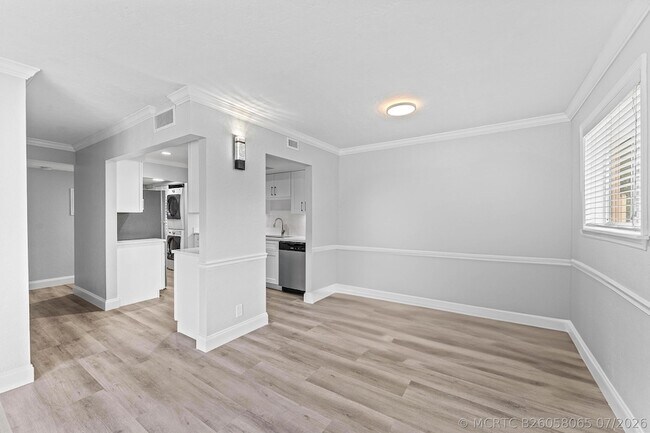 Building Photo - 1866 Fairview Villas Dr