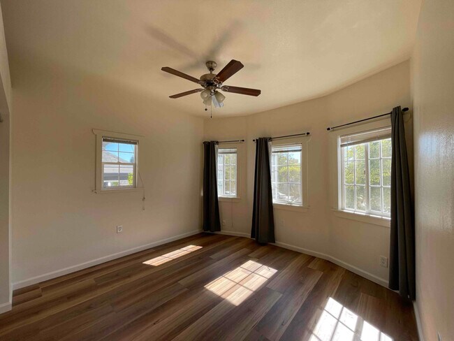 Building Photo - 680 W MacArthur Blvd