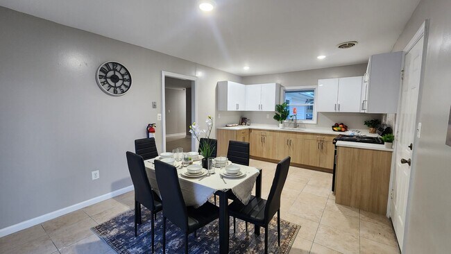 Building Photo - 2 Hazelwood Cir