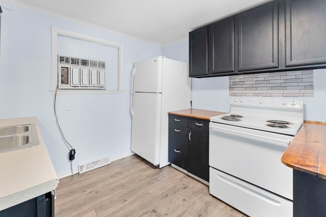 Building Photo - 77 Luka Rd