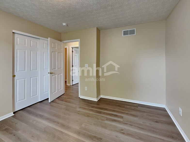 Building Photo - 712 Moreno Dr