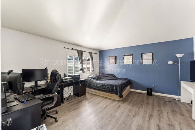 Building Photo - 954 Taylor Ln