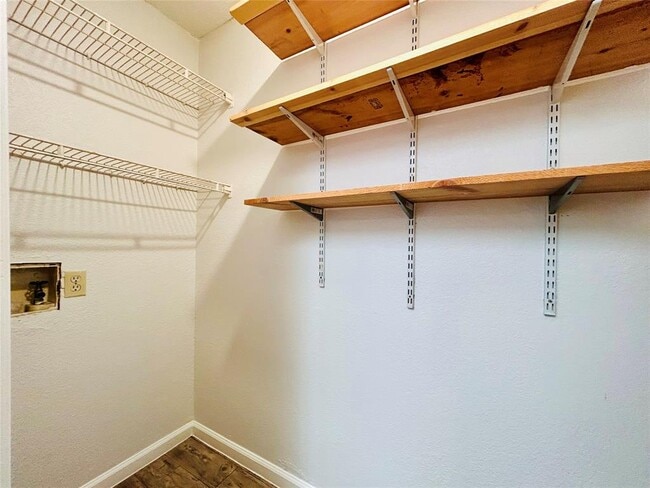 Building Photo - 8913 Schick Rd